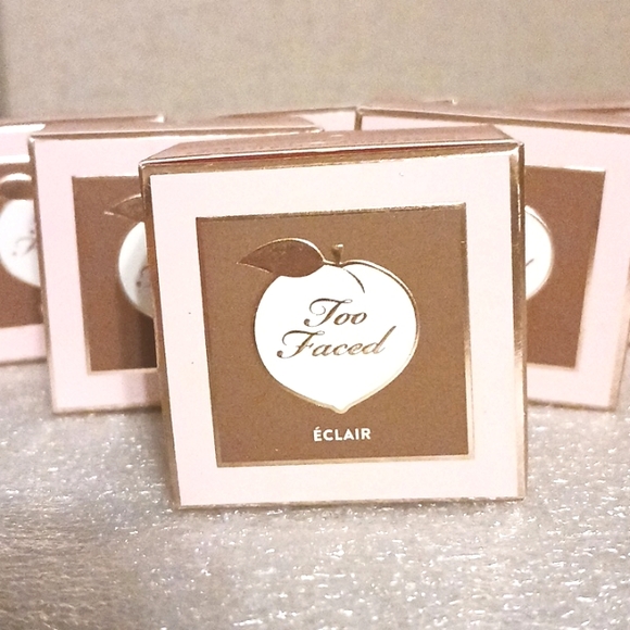Too Faced Eclair peach Concealer NIB - Picture 4 of 6